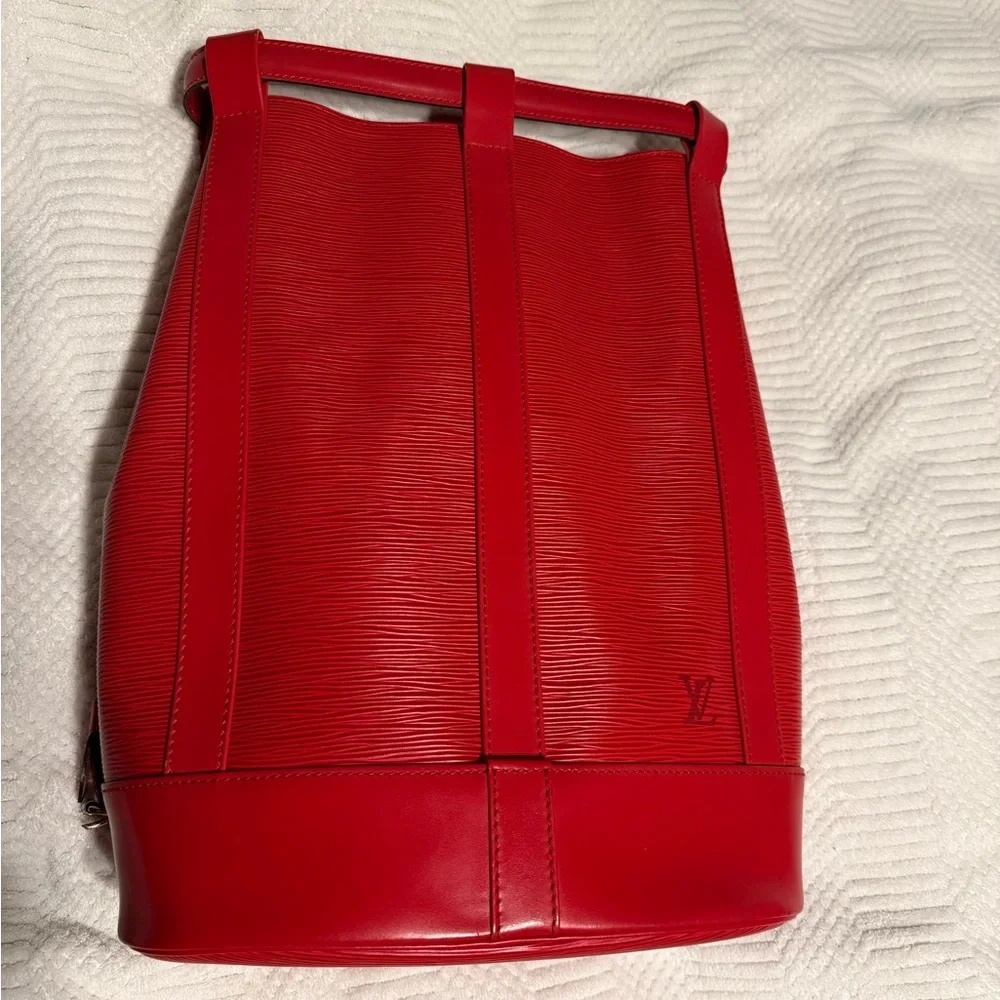 Louis Vuitton Vibrant Red Epi Leather Sling Bag - Picture 2 of 16
